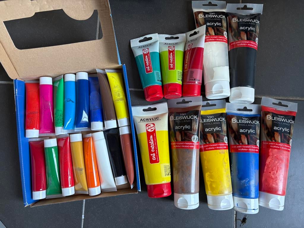 Tubes acrylverf, Ophalen of Verzenden, Zo goed als nieuw, Acrylverf
