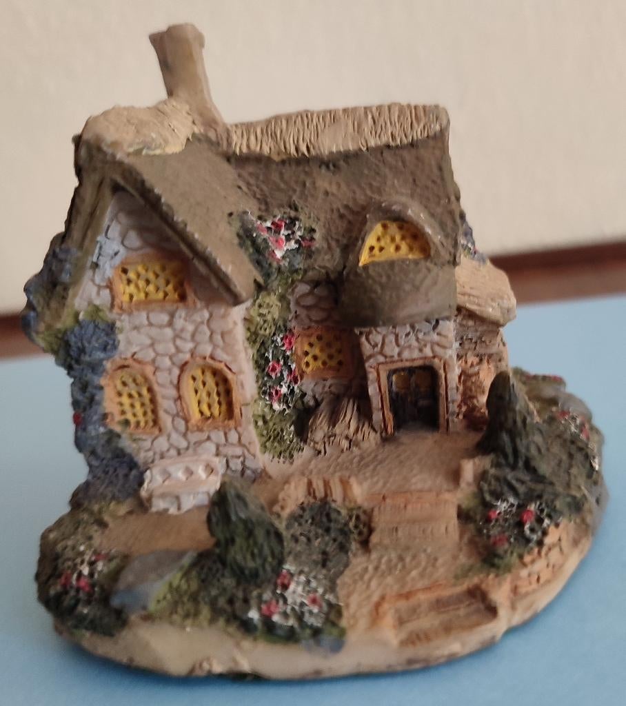 4 verschillende miniatuur huisjes, Ophalen of Verzenden, Zo goed als nieuw