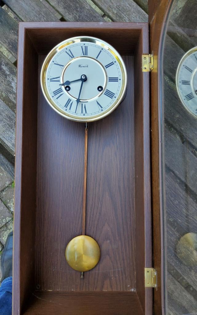 Klok oude hangklok, loopt goed., Ophalen of Verzenden