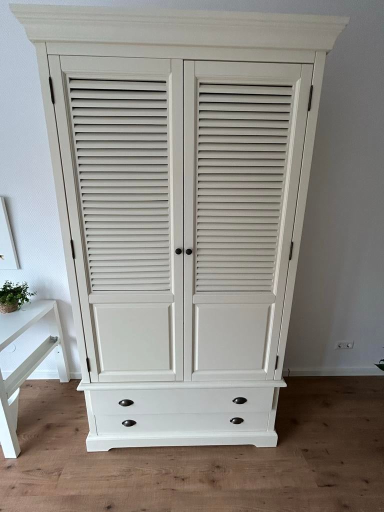 Creme witte kledingkast met jaloeziedeur en lades, Ophalen, Gebruikt, 100 tot 150 cm, 200 cm of meer
