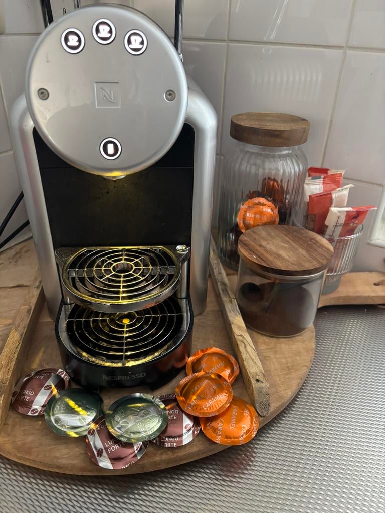 Nespresso Zenius koffiemachine, Witgoed en Apparatuur, Ophalen, Koffiemachine, Zo goed als nieuw, 4 tot 10 kopjes