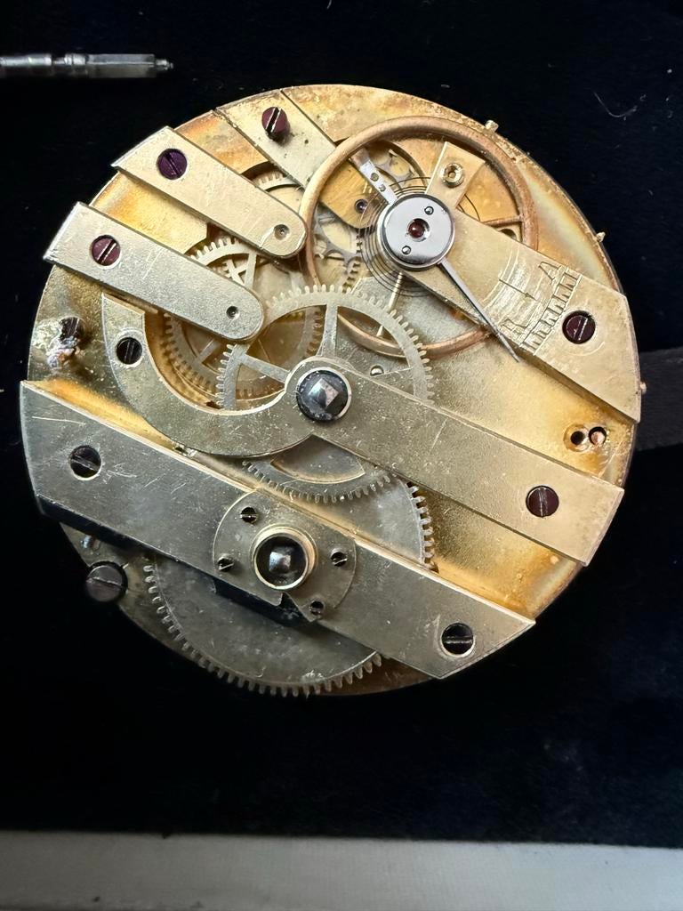 Antiek zakhorloge uurwerk en wijzerplaat (defect), Antiek en Kunst, Antiek | Klokken, Ophalen of Verzenden