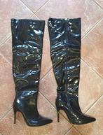Hoge zwarte hoge hak laklaarzen.
Mt.37. GRATIS VERZENDKOSTEN, Ophalen of Verzenden, Zwart, Hoge laarzen