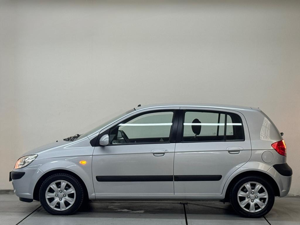 Hyundai Getz 1.4i Active Sense Automaat Airco D.RIEM Vv, Zwart, 4 cilinders, Metallic lak, Origineel Nederlands