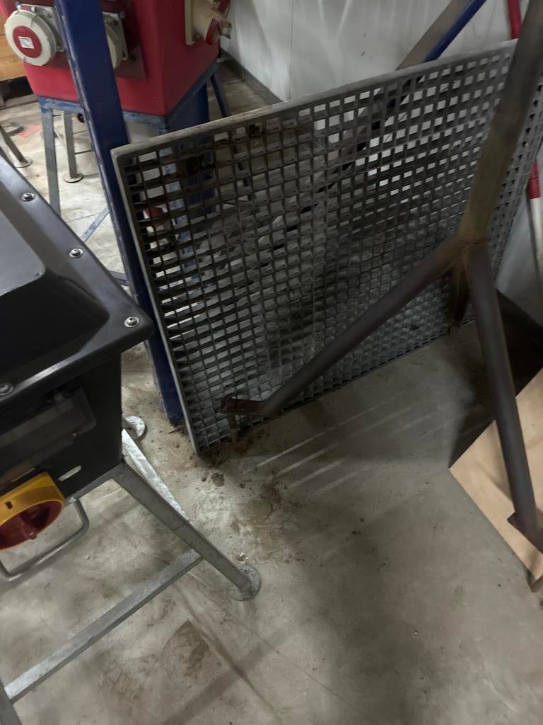 Metalen rooster, Doe-het-zelf en Verbouw, Metalen, Ophalen of Verzenden