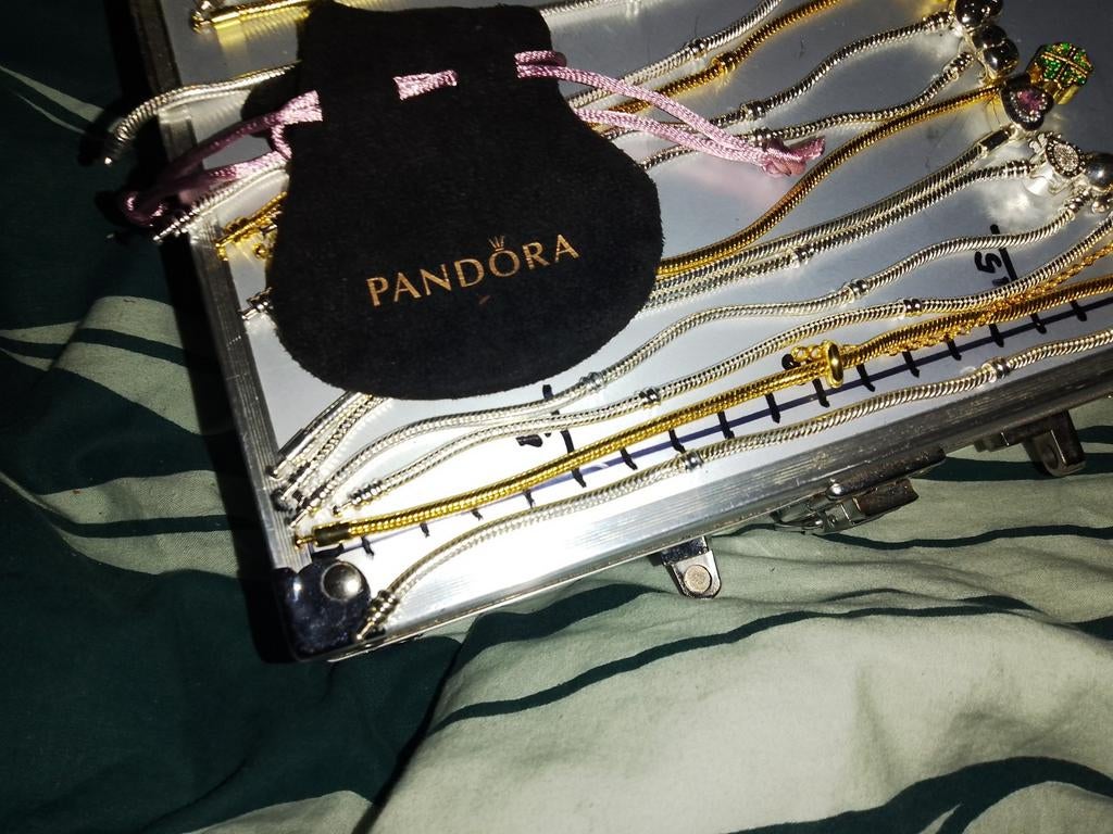 Zilveren en gouden bedelarmbanden moederdag, Sieraden, Tassen en Uiterlijk, Armbanden, Ophalen of Verzenden, Zo goed als nieuw