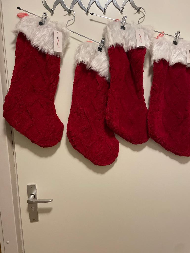 4 kerstsokken met pluche nieuw, Diversen, Kerst, Ophalen of Verzenden, Nieuw