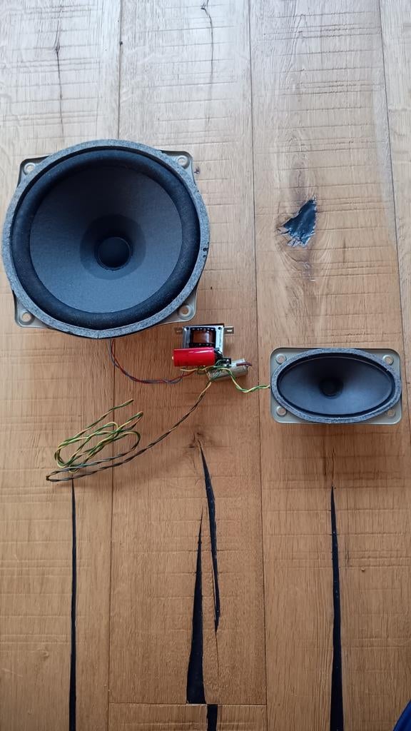 Vintage speakers uit radiomeubel, Audio, Tv en Foto, Luidsprekers, Ophalen of Verzenden, Minder dan 60 watt, Front, Rear of Stereo speakers