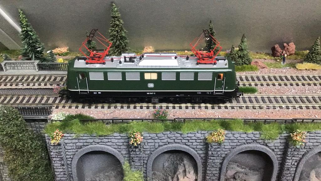 BR 140 met 8 polige decoder aansluiting., Hobby en Vrije tijd, Modeltreinen | H0, Ophalen of Verzenden, Zo goed als nieuw, Roco