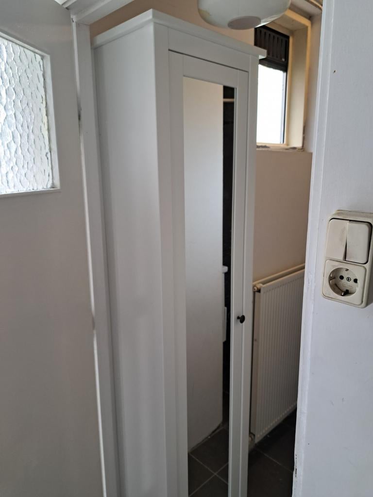 Ikea badkamer wandkast met spiegel - Moet snel weg!, Huis en Inrichting, Badkamer | Badkamermeubels, Ophalen