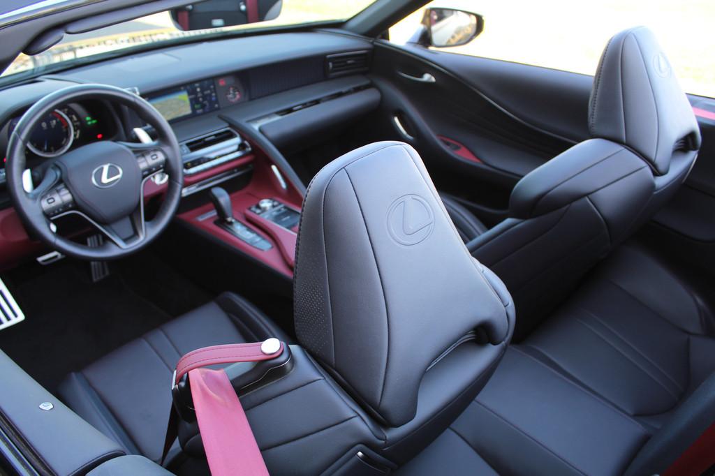 Lexus LC Convertible 500 Hokkaido Edition (bj 2023), Auto's, Lexus, Automaat, 12 maanden, Achterwielaandrijving, Zwart