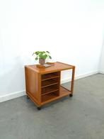 Teak trolley met legplanken jaren 60 tv meubel vintage, Gebruikt, Minder dan 100 cm, 25 tot 50 cm, Teakhout