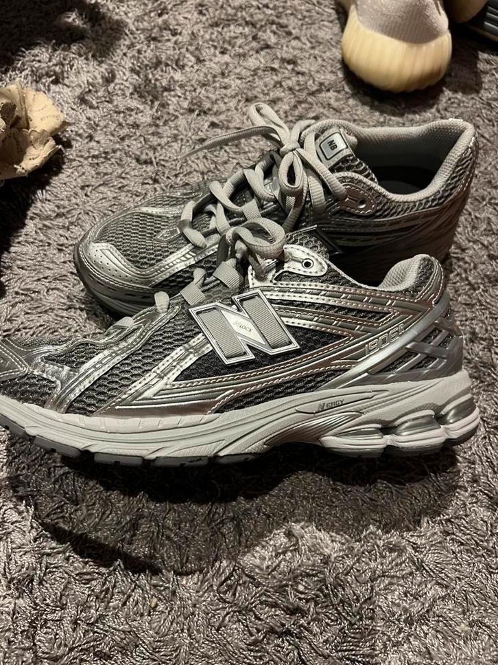 NEW BALANCE gympen maat 42 origineel zgan, Kleding | Heren, Schoenen, Zo goed als nieuw, Sneakers of Gympen, Overige kleuren, Ophalen of Verzenden