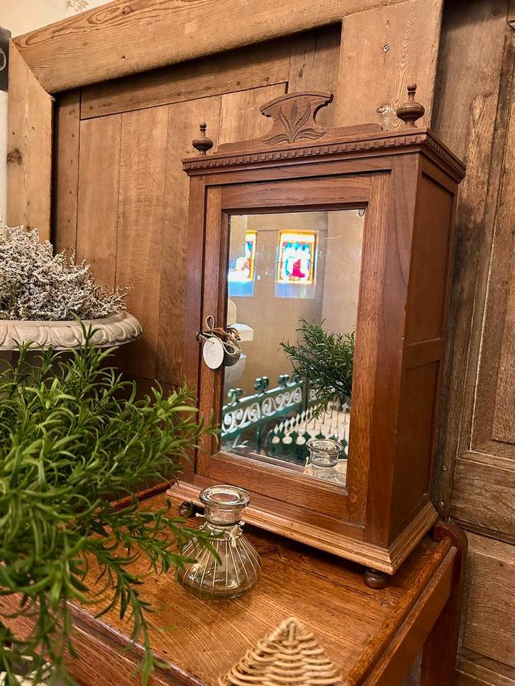 Houten kastje met spiegeldeur engelse stijl landelijk wonen, Antiek en Kunst, Antiek | Meubels | Kasten, Ophalen