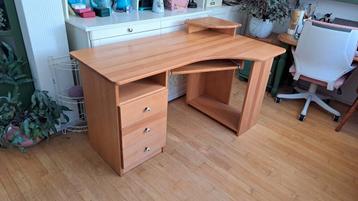 Junco 185 massief houten bureau nieuw beschikbaar voor biedingen