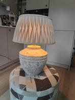 Tafellamp stenen voet met linnen bijzondere handmade kap, Huis en Inrichting, Ophalen, Zo goed als nieuw, Minder dan 50 cm