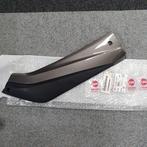 NIEUW Zijkap Sym Symphony ST Euro 3 / 4 nr 83520-XPA-000, Fietsen en Brommers, Brommeronderdelen | Scooters, Ophalen of Verzenden