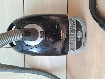 Miele Complete C2 Black Pearl power line stofzuiger  beschikbaar voor biedingen