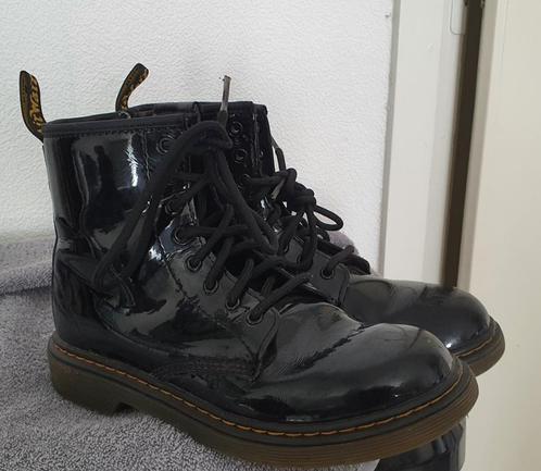 Dr Martens 1460 J met rits zwart lak – mt 34, Kinderen en Baby's, Kinderkleding | Schoenen en Sokken, Gebruikt, Laarzen, Meisje