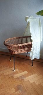 Antieke poppenwieg 104 cm hoog
Rieten mand/wieg 75 cm lang b, Kinderen en Baby's, Babywiegjes en Ledikanten, Ophalen, Zo goed als nieuw