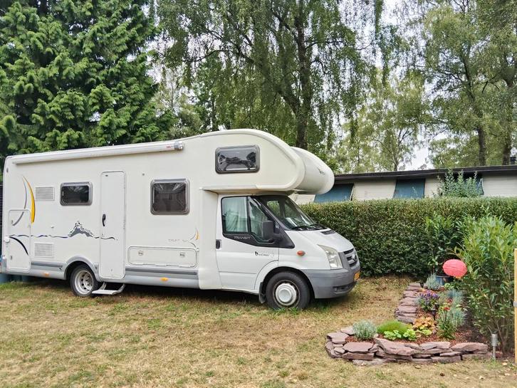 Ford Transit Alkoof 6p 2009 Victron installatie., Caravans en Kamperen, Caravans, Particulier, tot en met 6, 2000 kg en meer, Treinzit