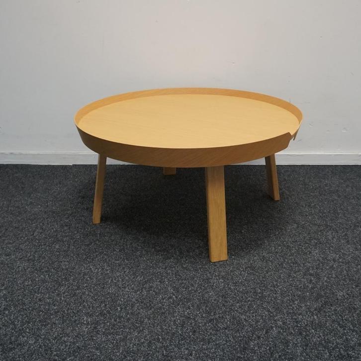 Muuto Around Coffee Table Large Bijzettafel  | Hout, Huis en Inrichting, Tafels | Bijzettafels, Gebruikt, Rond, Minder dan 45 cm