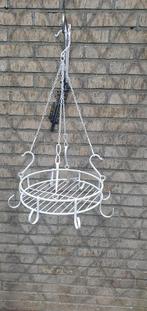 te koop witte ijzeren hang schaal en 8 haken 31 cm doorsne, Ophalen of Verzenden, Nieuw