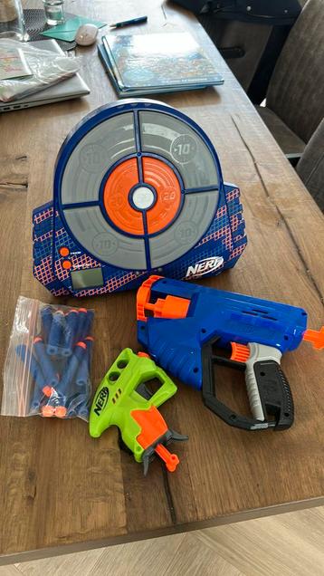 Nerfgun met schietbord beschikbaar voor biedingen