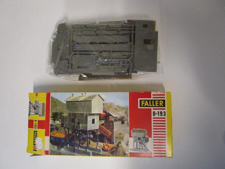 Faller B-193, Hobby en Vrije tijd, Modeltreinen | H0, Zo goed als nieuw, Brug, Tunnel of Gebouw, Gelijkstroom of Wisselstroom