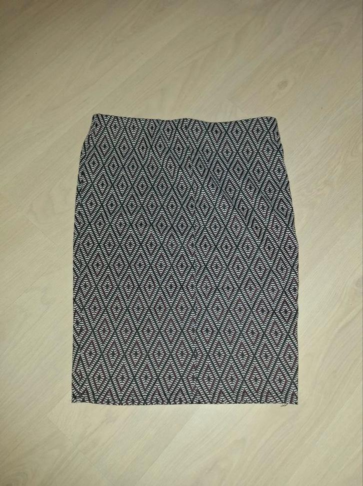 Rokje merk Primark maat 42, Kleding | Dames, Rokken, Zo goed als nieuw, Maat 42/44 (L), Overige kleuren, Boven de knie, Ophalen of Verzenden