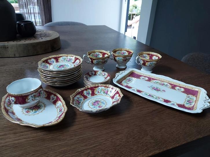 Royal Albert servies Lady Hamilton, Antiek en Kunst, Antiek | Servies los, Ophalen of Verzenden