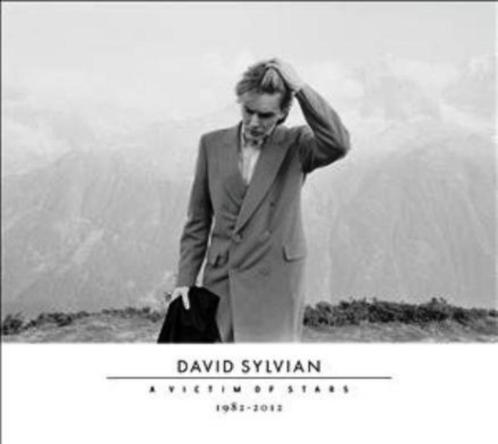 David Sylvian - A Victim Of Stars 1982-2012 (Nieuw), Cd's en Dvd's, Cd's | Pop, Nieuw in verpakking, 2000 tot heden, Ophalen of Verzenden
