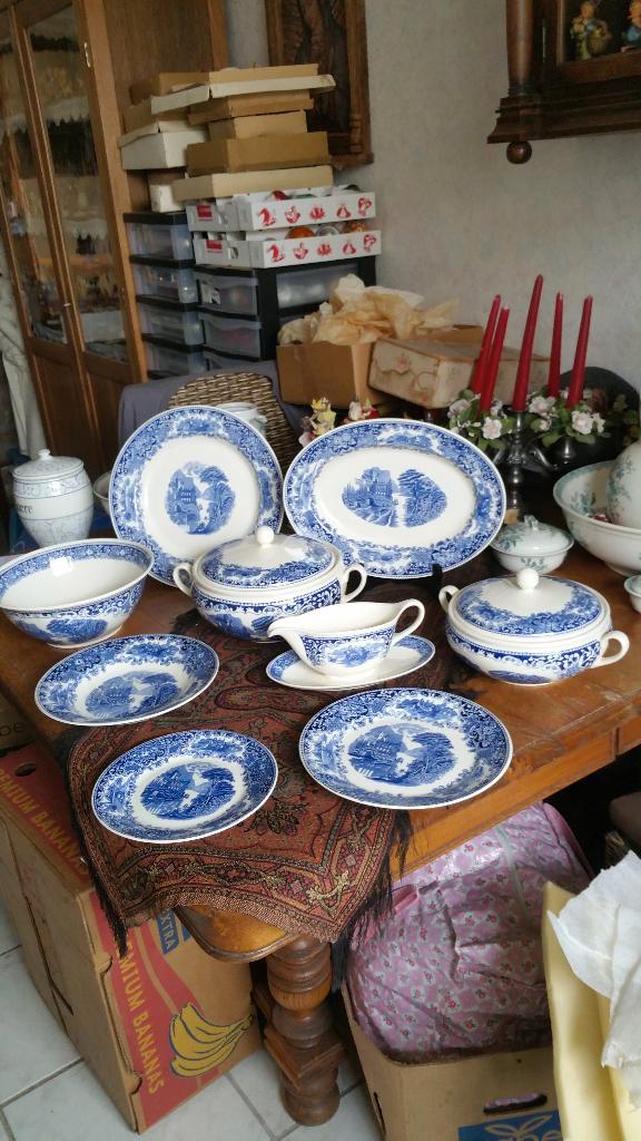 12 persoons eetservies P REGOUT serie CASTILLO, Antiek en Kunst, Antiek | Servies compleet, Ophalen