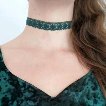 Choker necklace - groen kant  beschikbaar voor biedingen