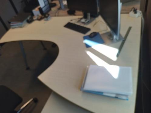 1 verstelbaar hoek bureau, merk Kembo, Huis en Inrichting, Bureaus, Zo goed als nieuw, Ophalen