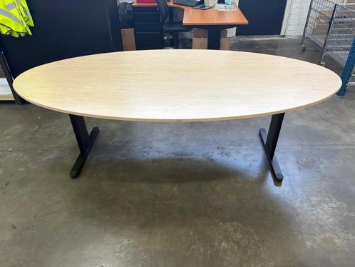 Vergadertafel ovaal 240x120cm, Huis en Inrichting, Bureaus, Zo goed als nieuw, In hoogte verstelbaar, Ophalen