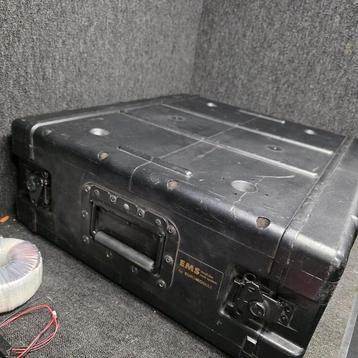 FLIGHTCASE   19 inch   3 HE  voor en achterdeksel beschikbaar voor biedingen