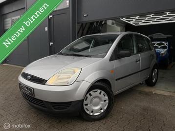 Ford Fiesta 1.3 Ambiente | nieuwe banden | nieuwe apk | beschikbaar voor biedingen