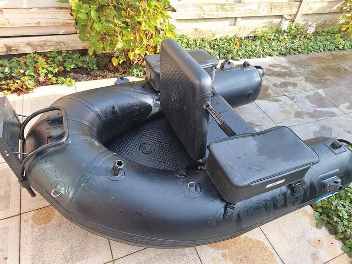 12 bb bellyboat, Watersport en Boten, Hengelsport | Roofvissen, Zo goed als nieuw, Overige typen, Ophalen of Verzenden