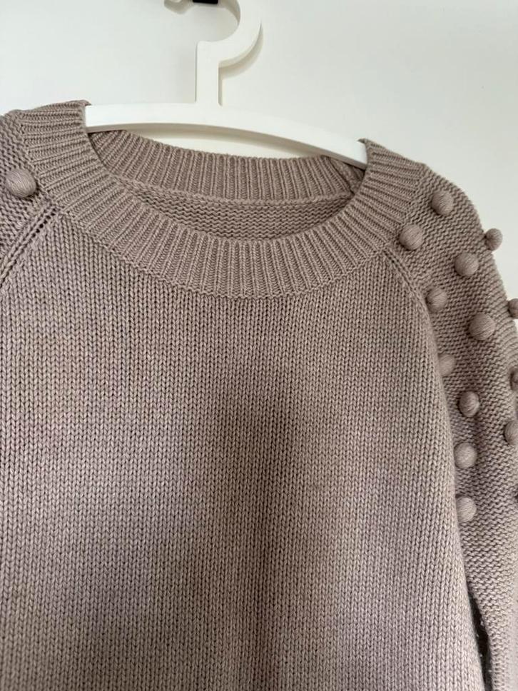Leuke warme, zachte trui met bolletjes beige - Maat M, Kleding | Dames, Truien en Vesten, Zo goed als nieuw, Maat 38/40 (M), Beige