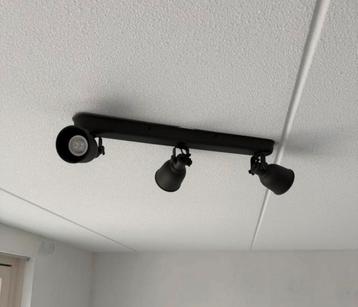 Plafondlamp met 3 GU10 spots beschikbaar voor biedingen
