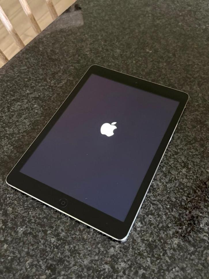 Apple IPad Air 1e generatie, Computers en Software, Apple iPads, Gebruikt, Apple iPad, 11 inch, 16 GB, Zwart, Ophalen of Verzenden