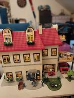 Groot playmobil huis met poppetjes en meubels, Ophalen of Verzenden, Zo goed als nieuw