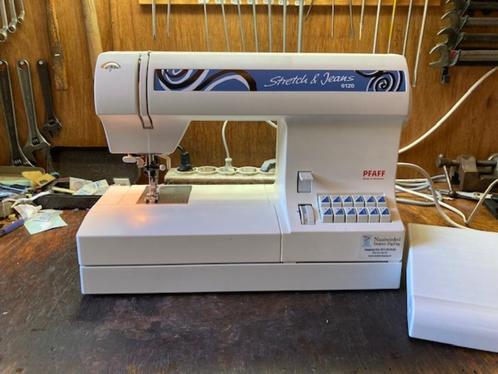 Pfaff Stretch & Jeans 6120 met boventransport (idt), Hobby en Vrije tijd, Naaimachines en Toebehoren, Zo goed als nieuw, Naaimachine