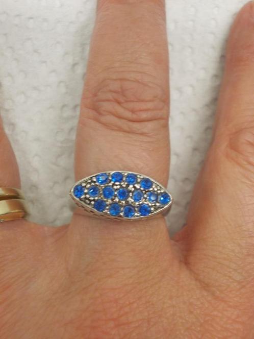 zilveren vintage ring blauwe steentjes maat 18 nr.1016, Sieraden, Tassen en Uiterlijk, Ringen, Zo goed als nieuw, Dame, 18 tot 19