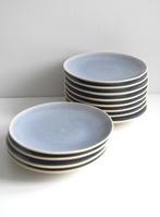 12 mooie lichtblauwe Vagos gebaksbordjes in prima staat, Ophalen of Verzenden, Zo goed als nieuw, Bord(en), Overige stijlen