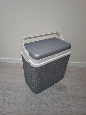 Adriatic koelbox van 10 liter, antraciet met rotan print beschikbaar voor biedingen