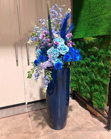 Vazen kunstbloemen handgemaakt vanuit atelier  beschikbaar voor biedingen
