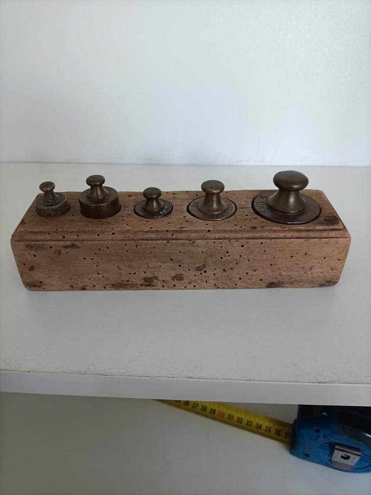 Antieke Gewichten Set in Houten Houder, Antiek en Kunst, Antiek | Gereedschap en Instrumenten, Ophalen