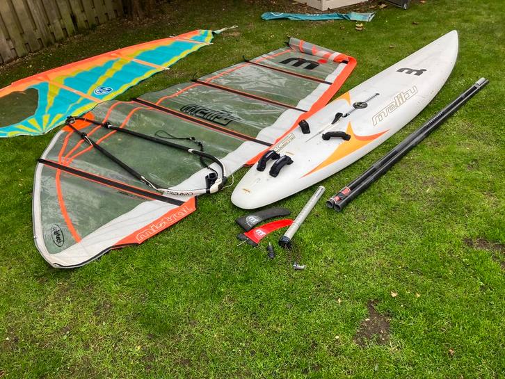 Mistral Malibu 190 liter complete surfset, Watersport en Boten, Windsurfen, Gebruikt, Complete set, 300 cm of meer, Met vin(nen)